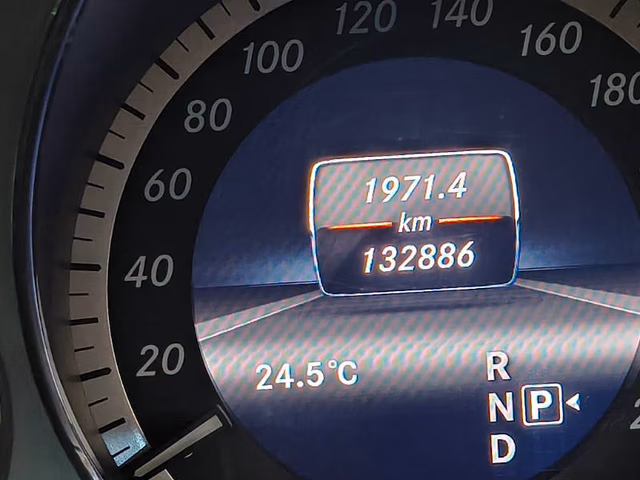 Mercedes-Benz Mercedes-Benz E-Class view 4