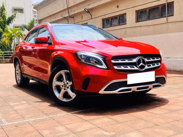 Mercedes-Benz Mercedes-Benz GLA Class view 2