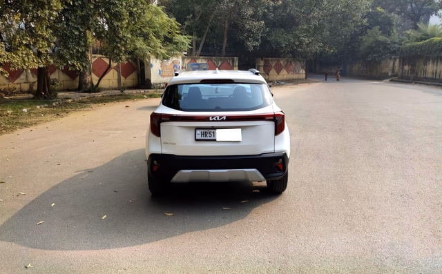 Kia Kia Seltos view 3