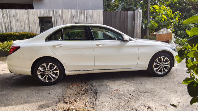Mercedes-Benz Mercedes-Benz C-Class view 3