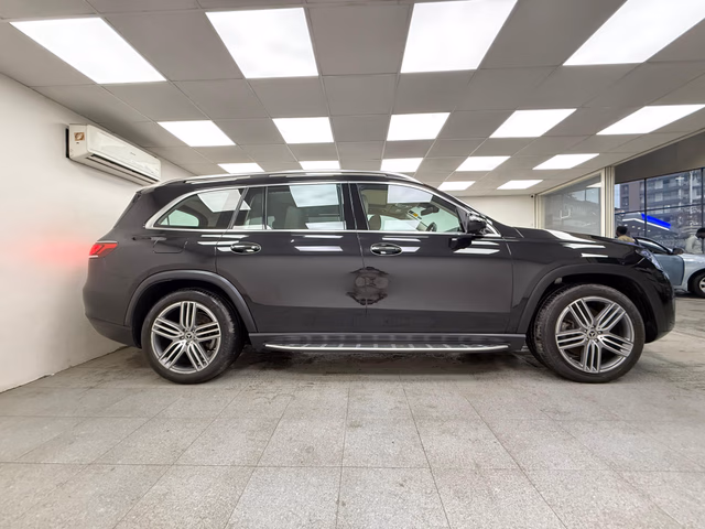 Mercedes-Benz Mercedes-Benz GLS view 3
