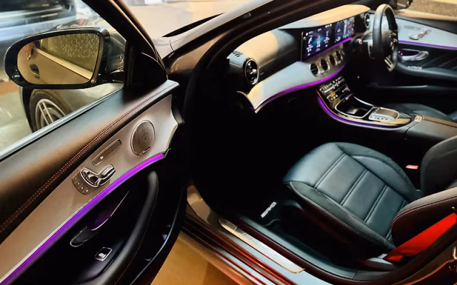 Mercedes-Benz Mercedes-Benz E-Class view 4