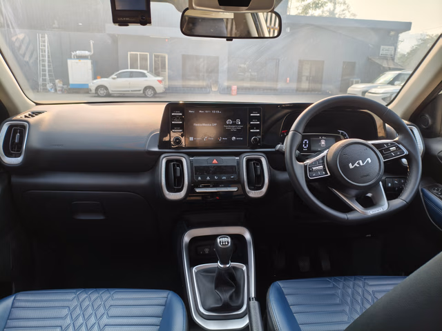 Kia Kia Sonet view 4
