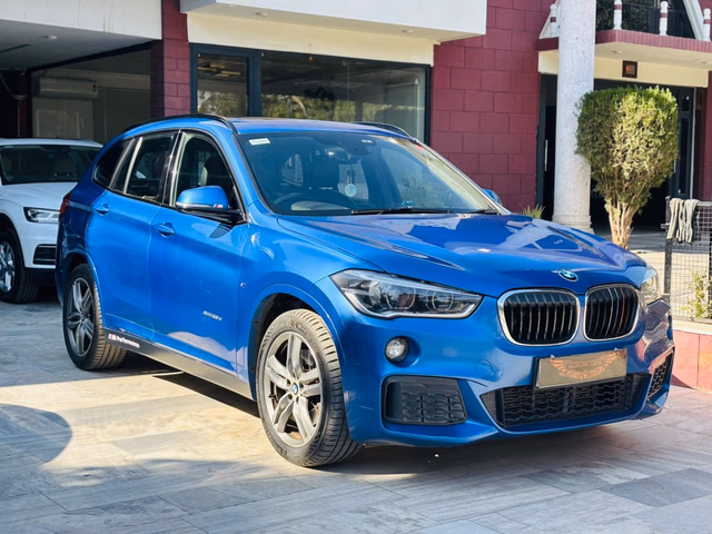 BMW BMW X1 view 2