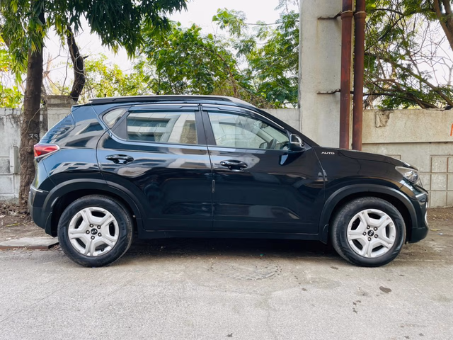 Kia Kia Sonet view 3