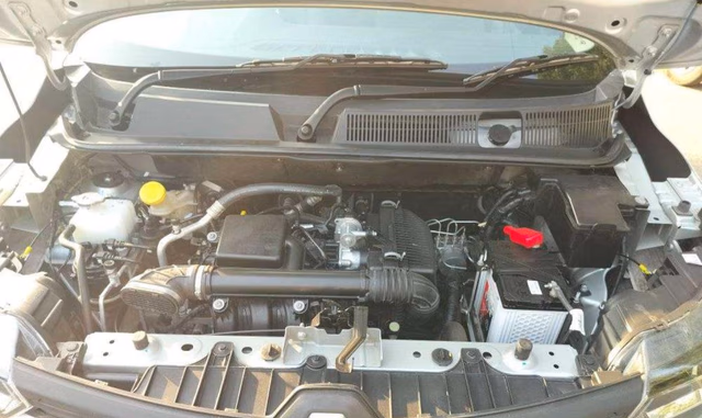 Renault Renault Triber view 5