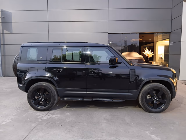 Land Rover Land Rover Defender view 3