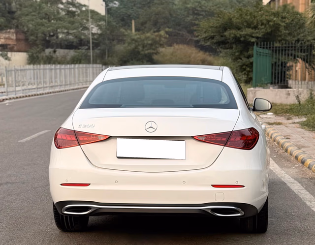 Mercedes-Benz Mercedes-Benz C-Class view 4