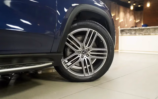 Mercedes-Benz Mercedes-Benz GLS view 5