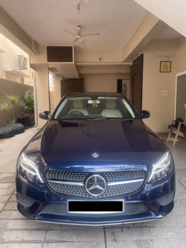 Mercedes-Benz Mercedes-Benz C-Class view 2
