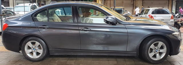 BMW BMW 3 Series view 3