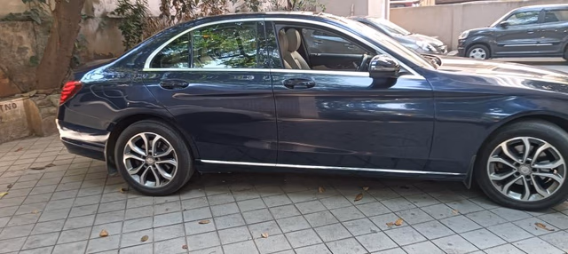 Mercedes-Benz Mercedes-Benz C-Class view 2