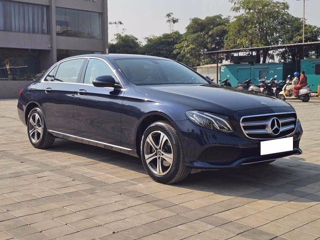 Mercedes-Benz Mercedes-Benz E-Class view 2