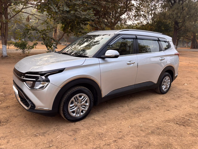 Kia Kia Carens view 4