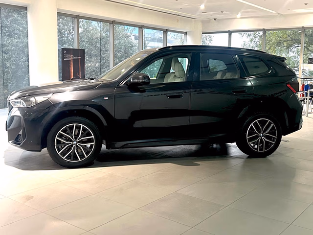 BMW BMW X1 view 2