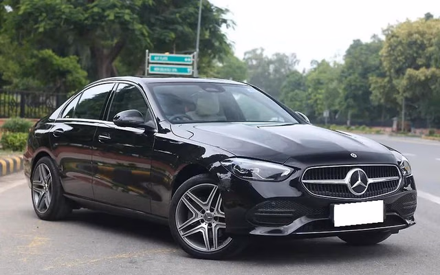 Mercedes-Benz Mercedes-Benz C-Class view 2