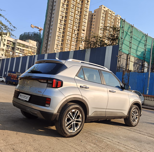 Hyundai Hyundai Venue view 4