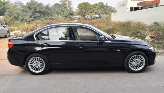 BMW BMW 3 Series view 5