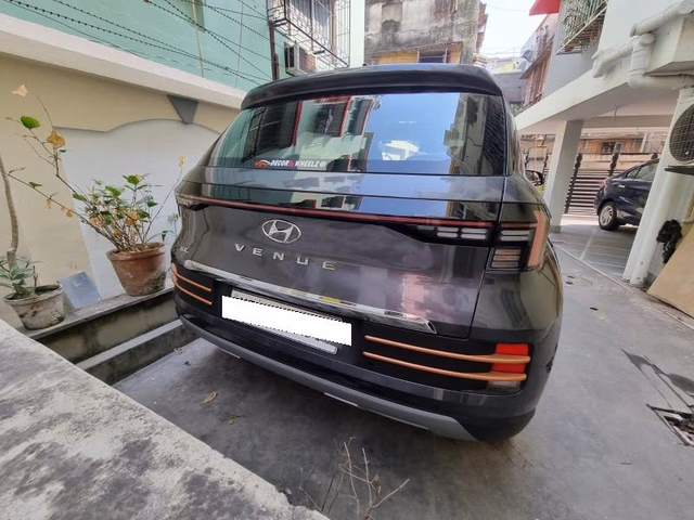 Hyundai Hyundai Venue view 4