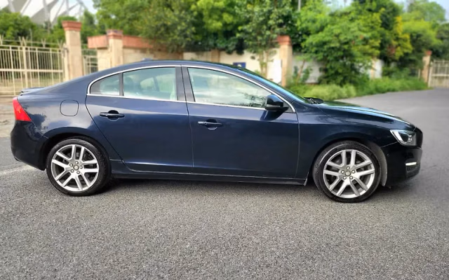 Volvo Volvo S60 view 3