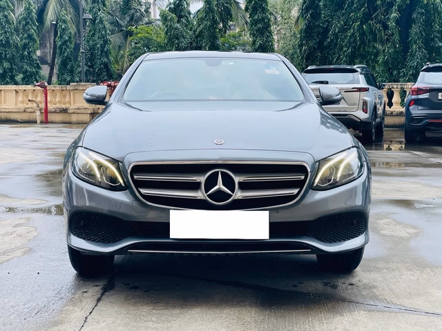 Mercedes-Benz Mercedes-Benz E-Class view 2