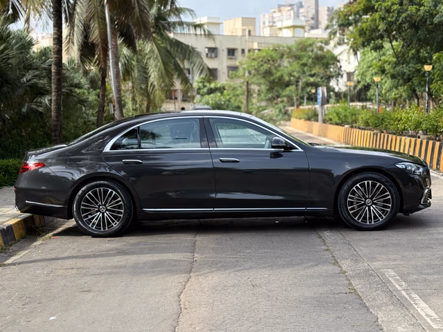 Mercedes-Benz Mercedes-Benz S-Class view 3