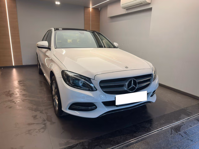 Mercedes-Benz Mercedes-Benz C-Class view 3