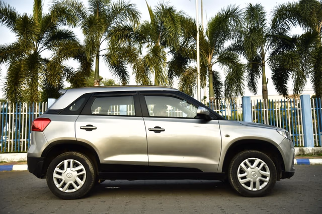 Maruti Maruti Vitara Brezza view 3