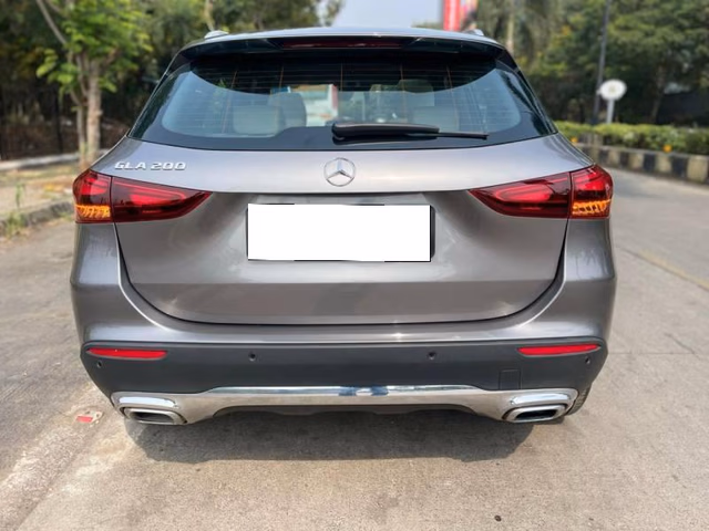 Mercedes-Benz Mercedes-Benz GLA view 4