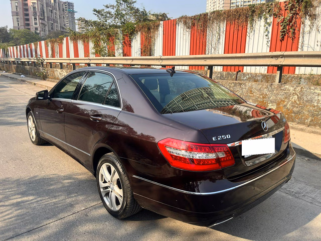 Mercedes-Benz Mercedes-Benz E-Class view 5