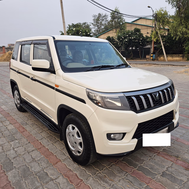 Mahindra Mahindra Bolero Neo view 2