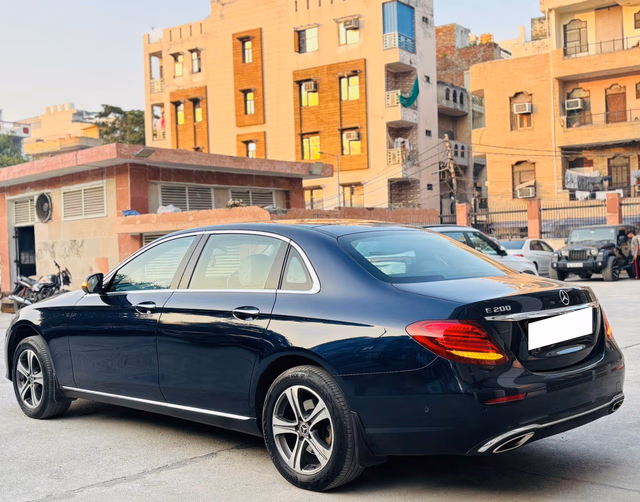 Mercedes-Benz Mercedes-Benz E-Class view 3