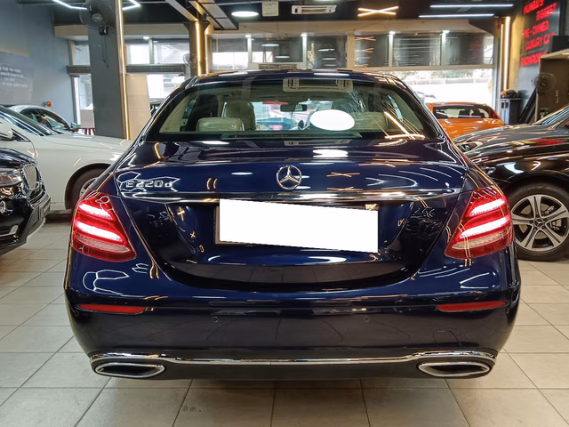 Mercedes-Benz Mercedes-Benz E-Class view 3