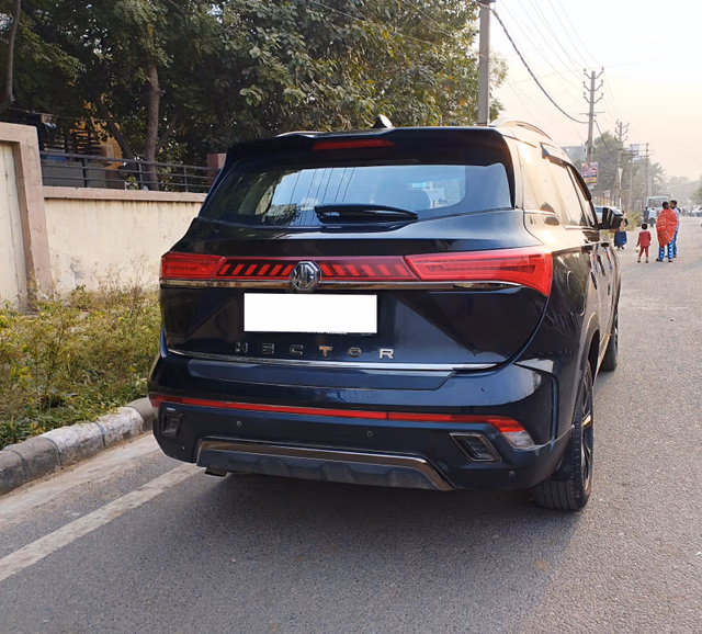 MG MG Hector view 3