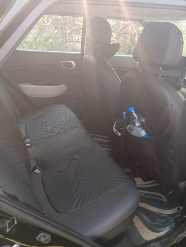 Hyundai Hyundai Venue view 4