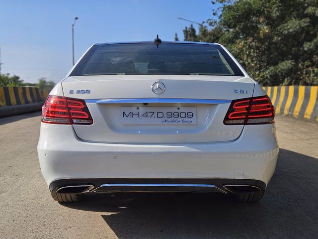 Mercedes-Benz Mercedes-Benz E-Class view 3