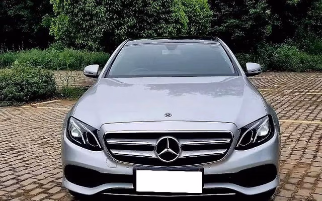 Mercedes-Benz Mercedes-Benz E-Class view 5