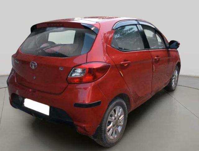 Tata Tata Tiago view 4