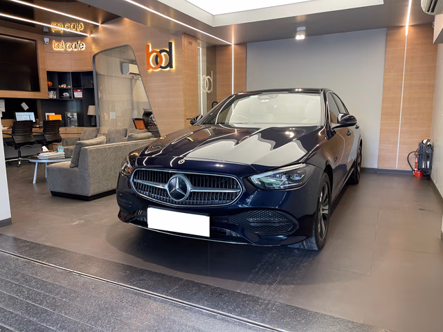 Mercedes-Benz Mercedes-Benz C-Class view 5