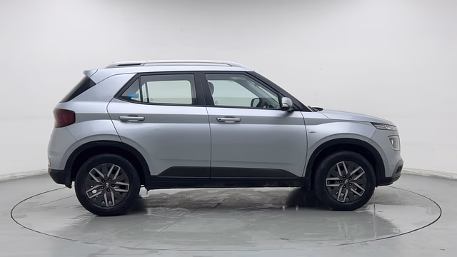 Hyundai Hyundai Venue view 4