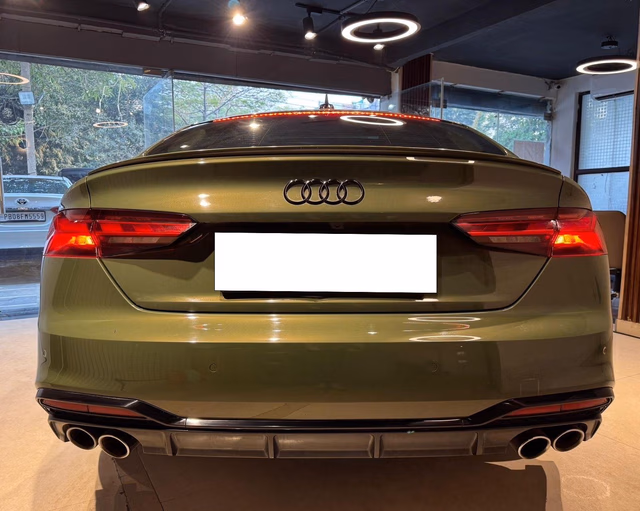 Audi Audi RS5 view 3