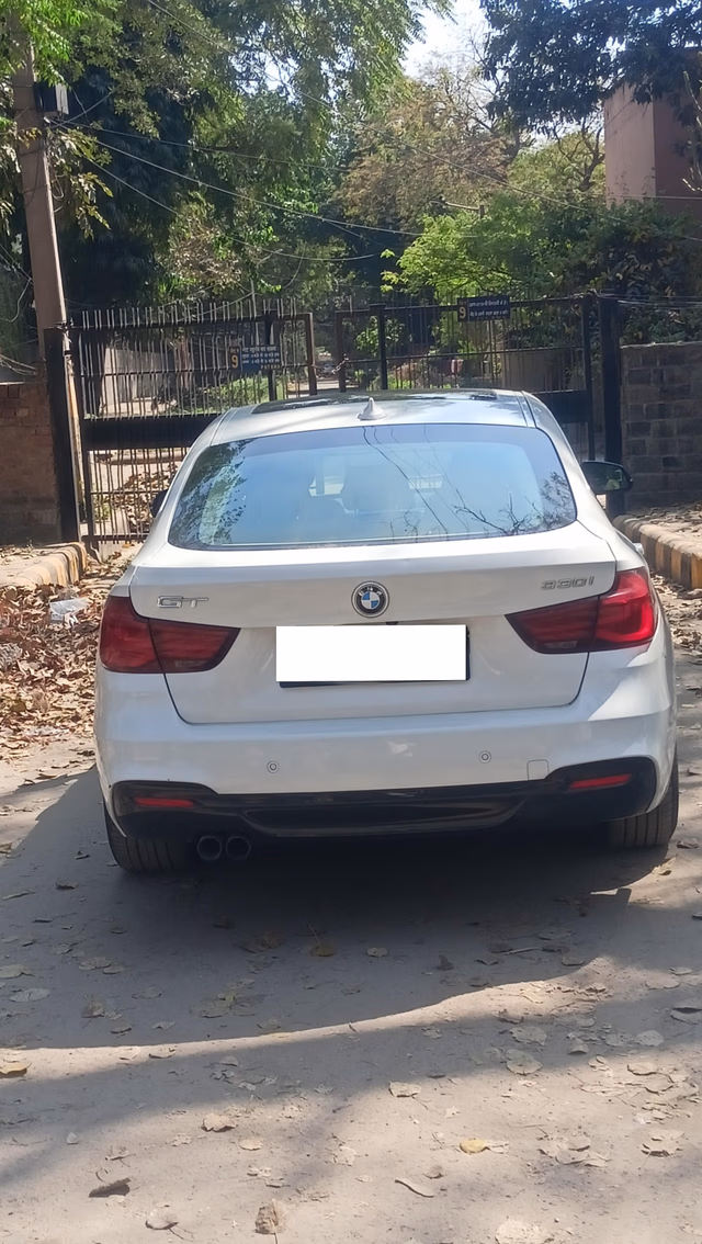 BMW BMW 3 Series GT view 3