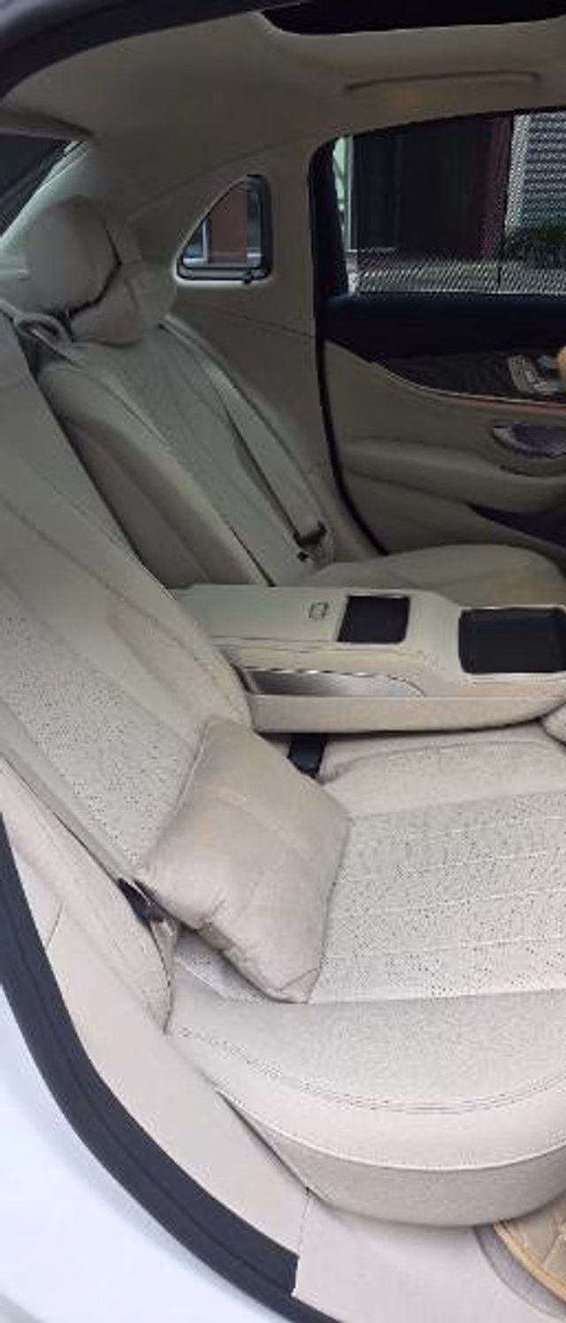 Mercedes-Benz Mercedes-Benz E-Class view 3