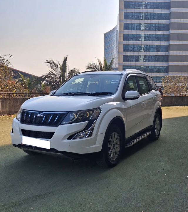Mahindra Mahindra XUV500 view 5