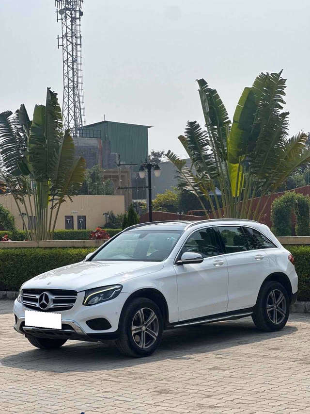 Mercedes-Benz Mercedes-Benz GLC view 4