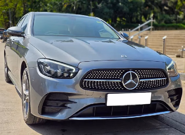 Mercedes-Benz Mercedes-Benz E-Class view 2