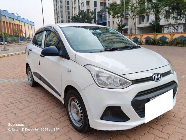 Hyundai Hyundai Xcent view 2