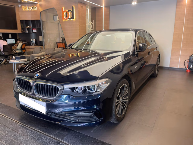 BMW BMW 5 Series view 4