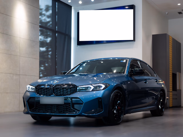 BMW BMW 3 Series view 5