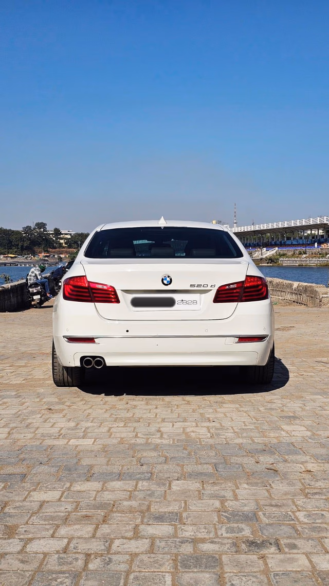 BMW BMW 5 Series view 5